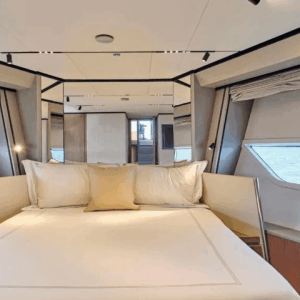 Yacht de luxe FERRETTI 720 à vendre