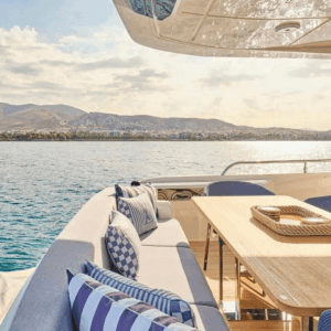 Yacht de luxe FERRETTI 720 à vendre